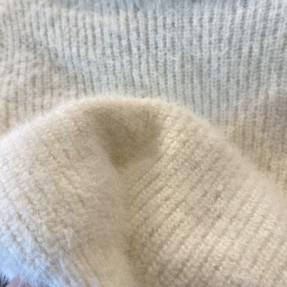 White eyelash knit cropped cardigan - Picture 6 of 6